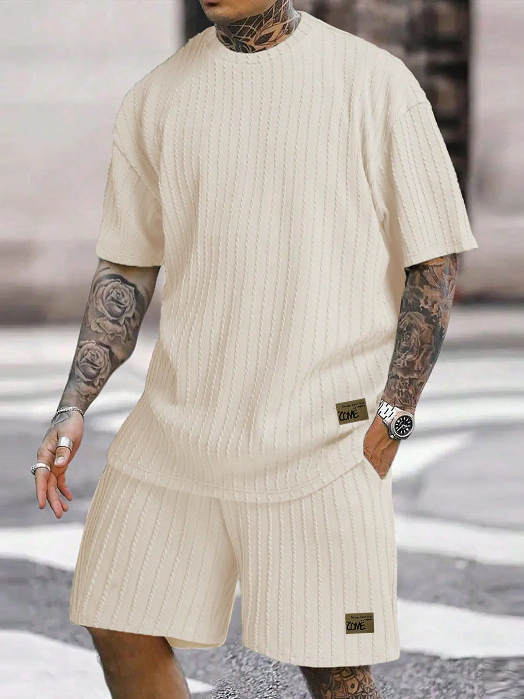 Men’s summer two-piece set – trendy twisted label short sleeve T-shirt and breathable shorts

